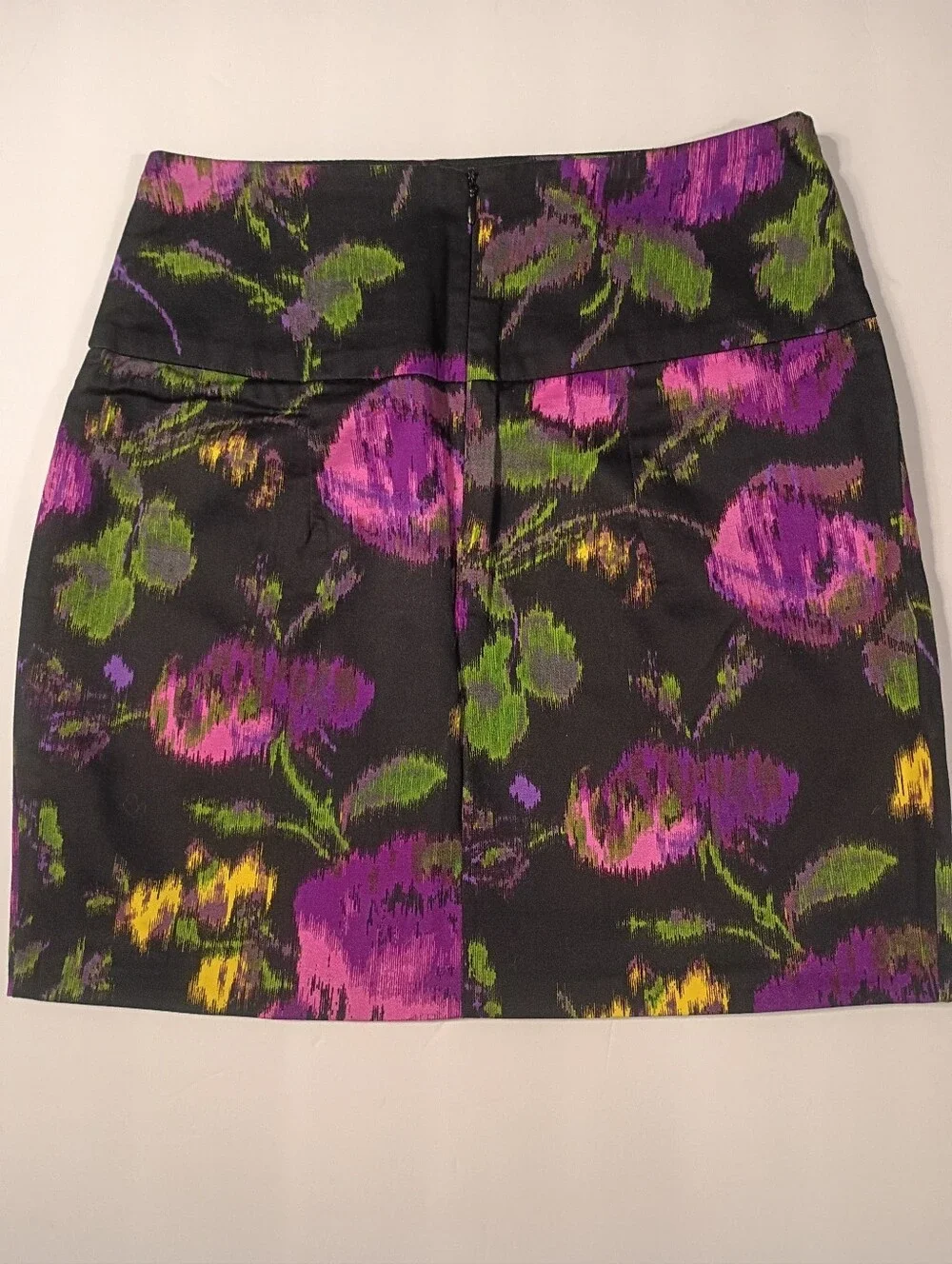 twentyone Size XS Black Mini Skirt w/Vibrant Colors